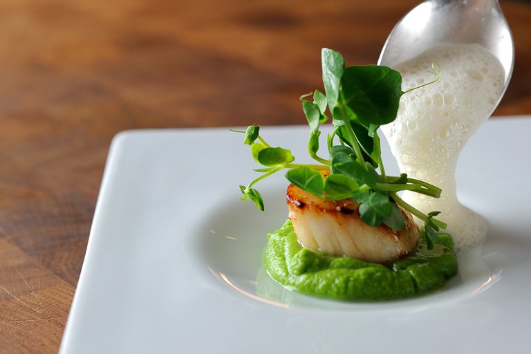 Scallops Recipe With Pea Purée - Great British Chefs