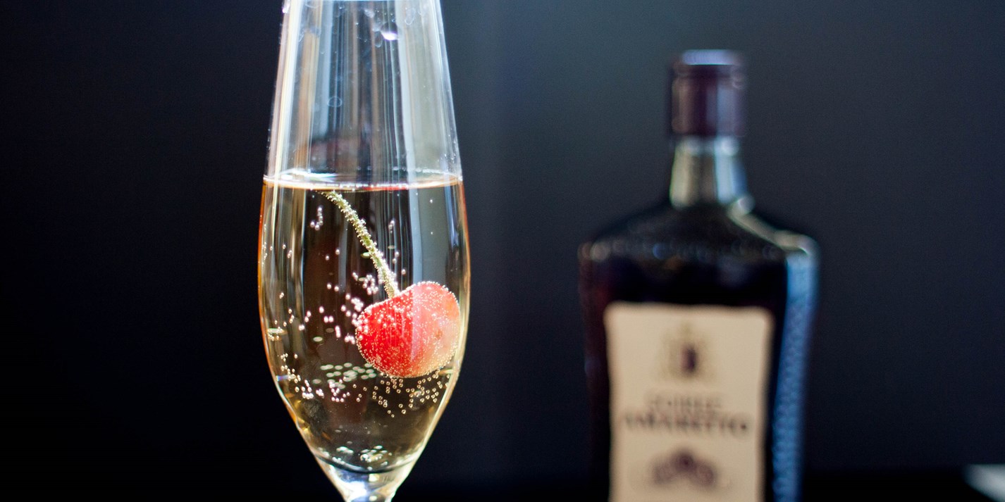 Prosecco amaretto drink