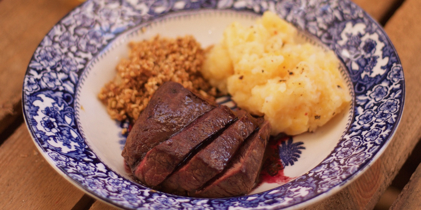 PanRoasted Loin of Venison with Redcurrant Sauce Recipe Great