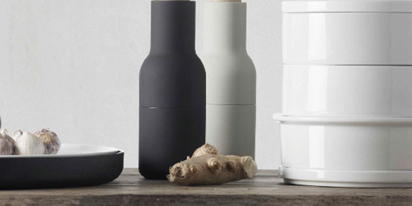 Win a set of contemporary salt and pepper grinders worth £45 Great