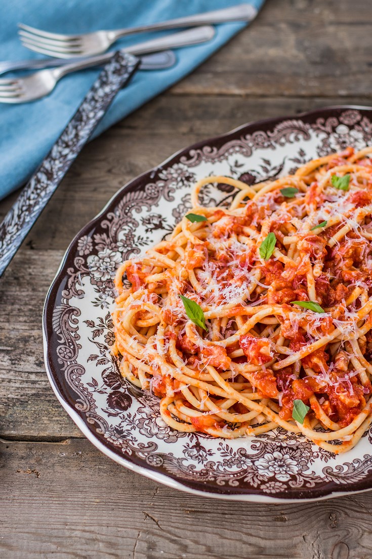 Bucatini All'Amatriciana Recipe - Great Italian Chefs