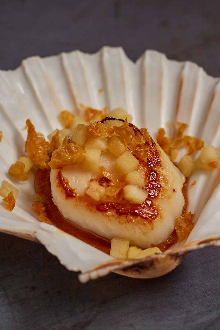 Scallop, Caramelised Apple and Chicken Skin Canapé Recipe Great